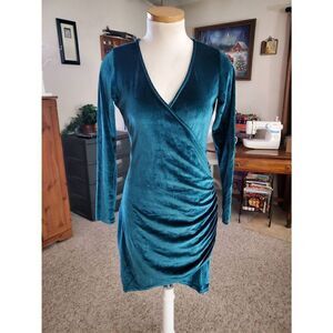 NWOT WOMENS HIKA DRESS